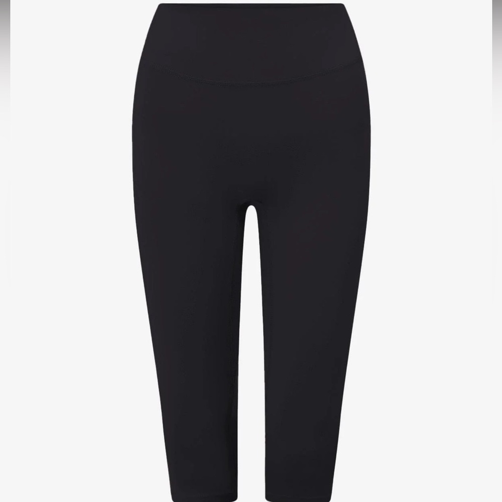 CSB - Form Invisible Scrunch Capri Leggings - Picture 4 of 6